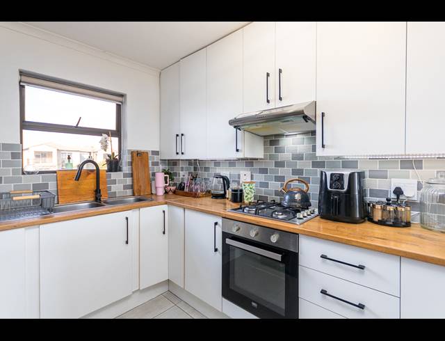 2 BEDROOM APARTMENT TO LET IN ROYAL ASCOT
